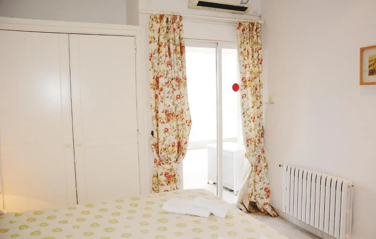 3 Bedroom Beautiful Apartment In Port de Pollença Espagne